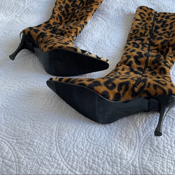 Custom Made Immaculate Italian Cheetah Print Boots - Picture 3 of 9